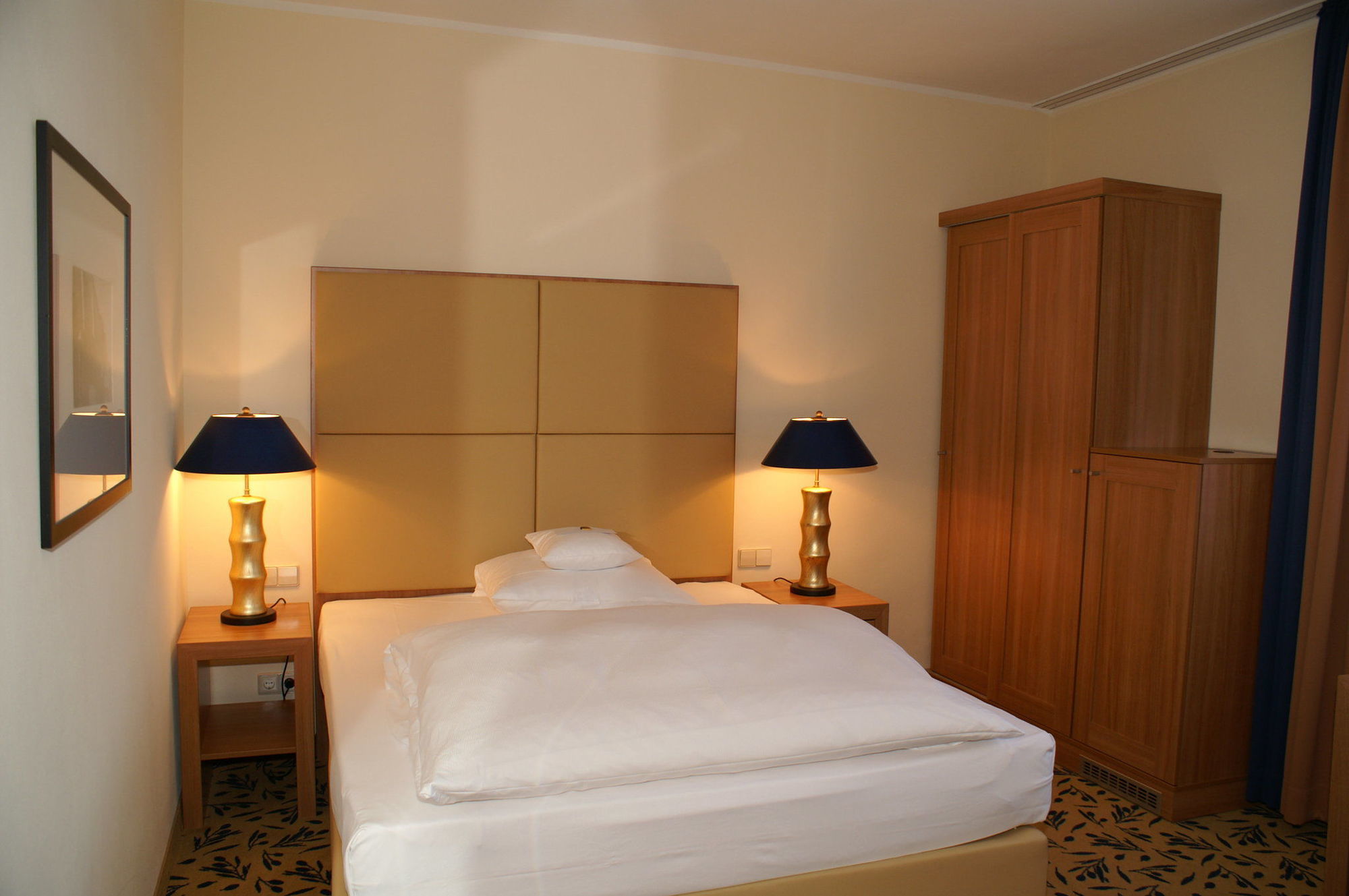 อเมรอน บอนน์ โฮเทล โคนิชส์โฮฟ Hotel ภายนอก รูปภาพ